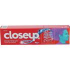 CLOSE UP TANDPASTA RED HOT